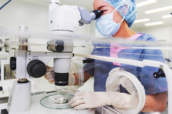 试管婴儿技术伦理及费用分析